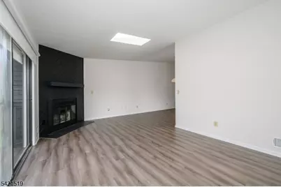 1002 Spruce Hills Dr, Glen Gardner, NJ 08826 - Photo 9