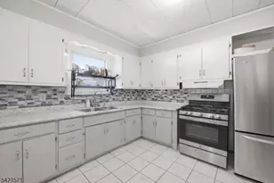 13 May St, Newark, NJ 07104 - Photo 7