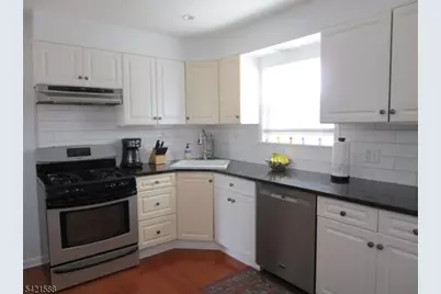 345 Redmont Rd, North Plainfield, NJ 07063 - Photo 7