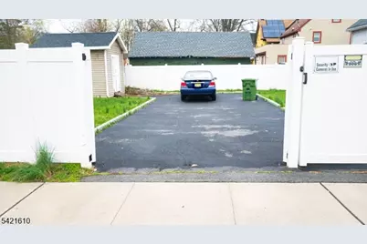 824 Chestnut St, Roselle, NJ 07203 - Photo 33