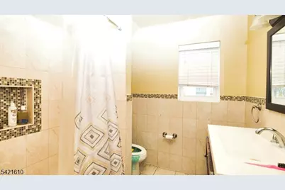 824 Chestnut St, Roselle, NJ 07203 - Photo 25