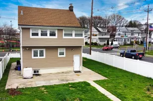 824 Chestnut St, Roselle, NJ 07203 - Photo 5