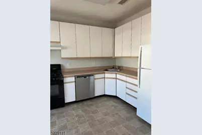 82 Hancock Dr, Morris Township, NJ 07960 - Photo 7