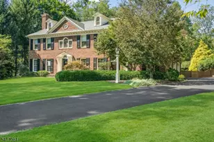 31 Forest Dr, Millburn, NJ 07078 - Photo 3