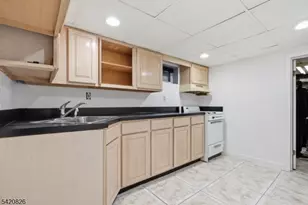 923 Kilsyth Rd, Elizabeth, NJ 07208 - Photo 17