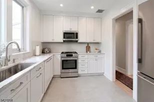 10 Lincoln St, Glen Ridge, NJ 07028 - Photo 3