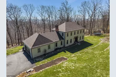 514 Lannon Ln, Bethlehem Township, NJ 08826 - Photo 1