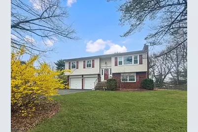 85 Powderhorn Dr, Lopatcong Township, NJ 08865 - Photo 1