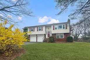 85 Powder Horn Dr, Lopatcong Township, NJ 08865 - Photo 1