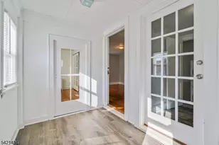 23 Meeker Pl Unit, Millburn, NJ 07041 - Photo 15