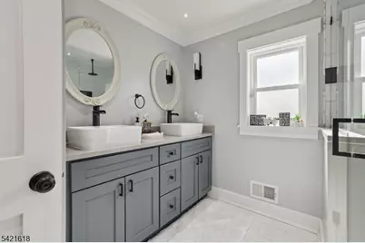 306 Minute Arms Rd, Union Township, NJ 07083 - Photo 9