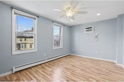 16 Hinsdale Pl, Newark, NJ 07104 - Photo 13