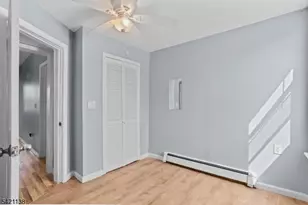 16 Hinsdale Pl, Newark, NJ 07104 - Photo 9