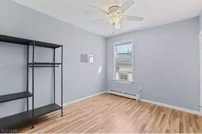 16 Hinsdale Pl, Newark, NJ 07104 - Photo 11