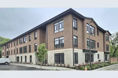 135 Fairfield Rd #204, Fairfield, NJ 07004 - Photo 1