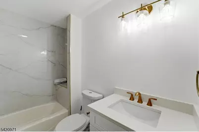 704 Green Ln, Union Township, NJ 07083 - Photo 7