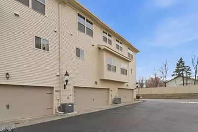 704 Green Ln, Union Township, NJ 07083 - Photo 15