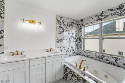 704 Green Ln, Union Township, NJ 07083 - Photo 5
