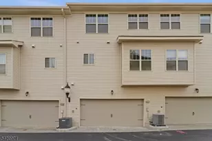 704 Green Ln, Union Township, NJ 07083 - Photo 11