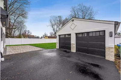 6 E Knollwood Rd, Edison, NJ 08817 - Photo 5