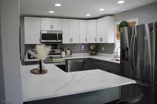 72 Orben Dr, Roxbury Township, NJ 07850 - Photo 7