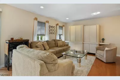 8 Russell Ct, Montville Township, NJ 07045 - Photo 5