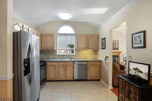 8 Russell Ct, Montville Township, NJ 07045 - Photo 9