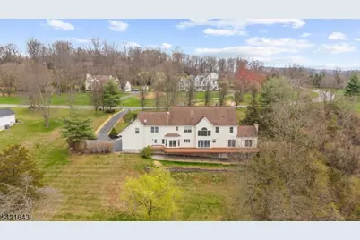 10 Blue Cliff Dr, Clinton Township, NJ 08833 - Photo 3