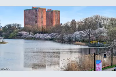 375 Mt Prospect Ave #6DW, Newark, NJ 07104 - Photo 29