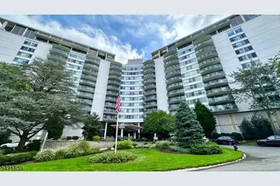 1 Claridge Dr Unit #1000, Verona, NJ 07044 - Photo 3