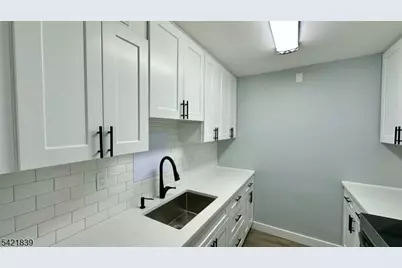 1 Claridge Dr Unit #1000, Verona, NJ 07044 - Photo 7