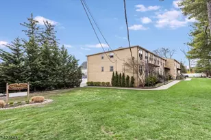 7 Van Vleck St, Montclair Twp., NJ 07042 - Photo 3