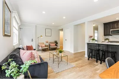 7 Van Vleck St #9, Montclair Twp., NJ 07042 - Photo 5