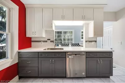 68 Macfarlan Ave, Hawthorne, NJ 07506 - Photo 7