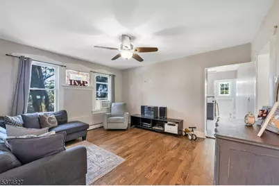 68 Macfarlan Ave, Hawthorne, NJ 07506 - Photo 3