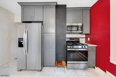 68 Macfarlan Ave, Hawthorne, NJ 07506 - Photo 9