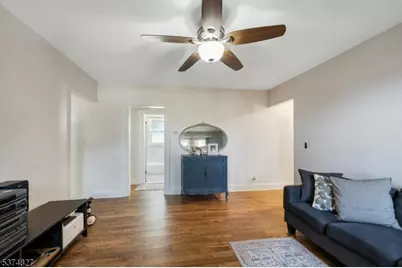 68 Macfarlan Ave, Hawthorne, NJ 07506 - Photo 5