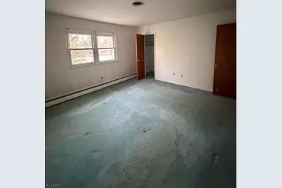 28 Carr St, Pompton Lakes, NJ 07442 - Photo 37