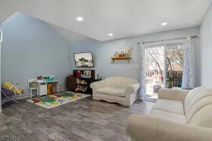 10 Neilson St, New Brunswick, NJ 08901 - Photo 3