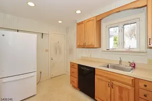 6 Manor Ave, Cranford Township, NJ 07016 - Photo 17