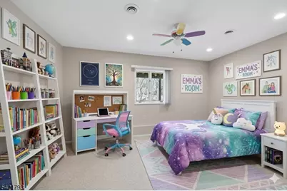 8 Village Green Ct, South Orange Village Twp., NJ 07079 - Photo 27