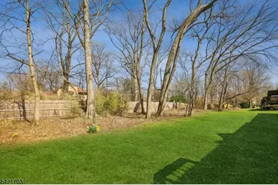 8 Village Green Ct, South Orange Village Twp., NJ 07079 - Photo 33