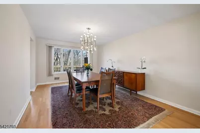 8 Village Green Ct, South Orange Village Twp., NJ 07079 - Photo 9