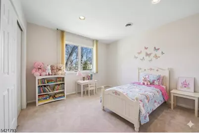 8 Village Green Ct, South Orange Village Twp., NJ 07079 - Photo 15