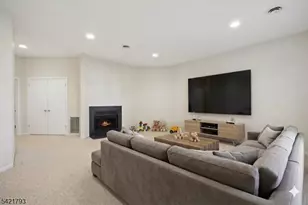 8 Village Green Ct, South Orange Village Twp., NJ 07079 - Photo 25