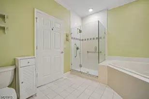 1403 Pointe Gate Dr, Livingston Twp., NJ 07039 - Photo 17