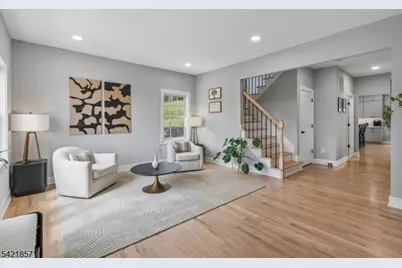 518 Cardinal Ln, Green Brook Township, NJ 08812 - Photo 5