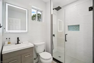 195 Harrison Ave, Montclair, NJ 07042 - Photo 15