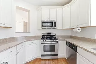 1306 Fir Ct, Franklin Township, NJ 08873 - Photo 9