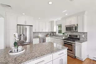 42 Nomahegan Ct, Cranford Township, NJ 07016 - Photo 9